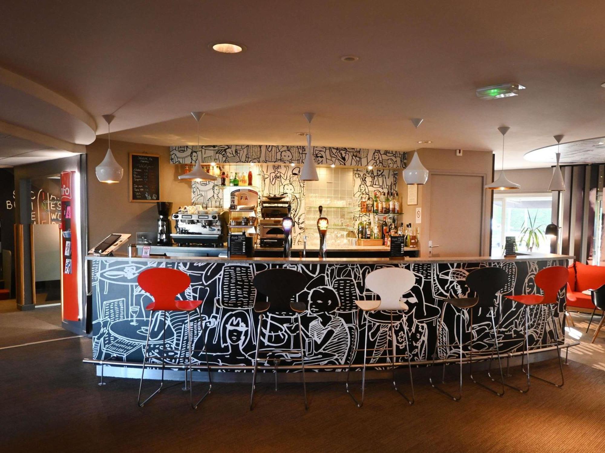 Ibis Laval Le Relais D'Armor Hotell Changé Exteriör bild